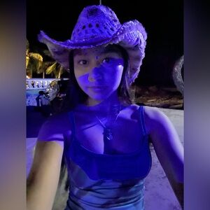 Meet your Posher, Bella